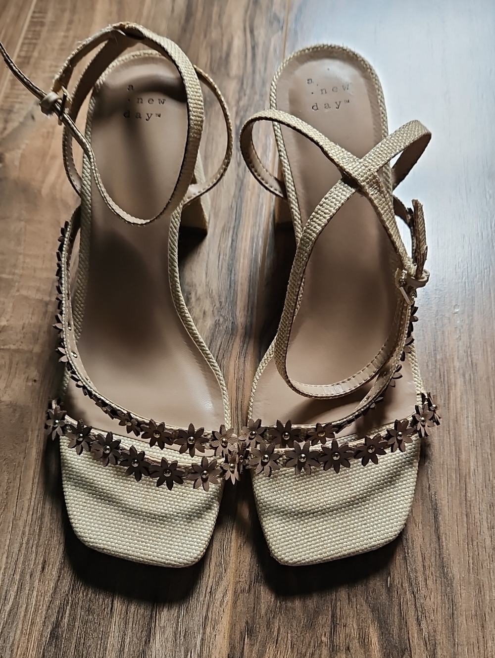 a new day Tan Floral Strap Block Heel Sandals 10